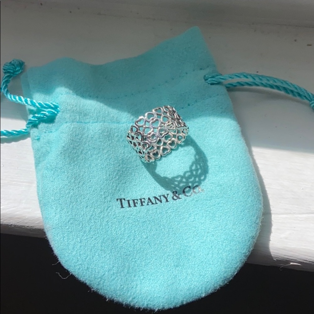 beautiful Tiffany heart ring. With dust bag